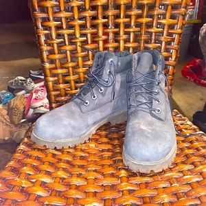 Gray Women’s Timberlands.